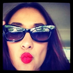 Meet your Posher, Sharon